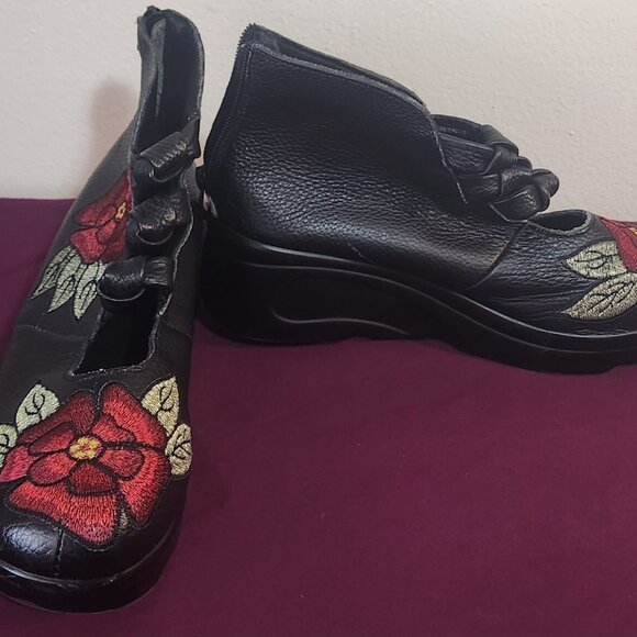 Ankle Boots - Picture 3 of 8